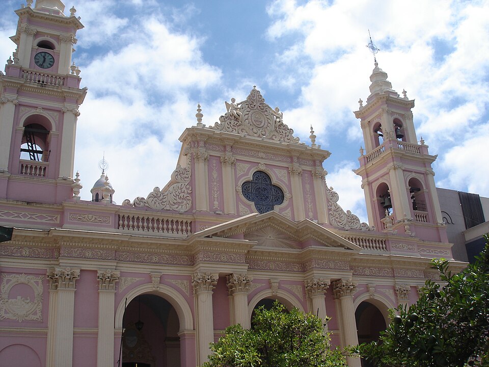 Ciudad de Salta y destinos cercanos